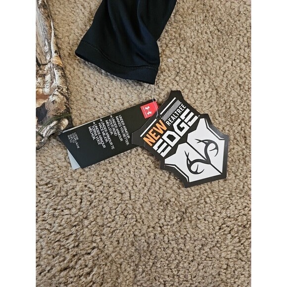 Under Armour Foil Logo hunting T-shirt youth MEDIUM Reel Tree Edge NEW $38 - Picture 4 of 6